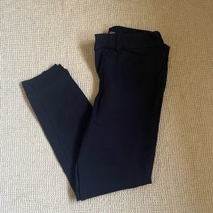 Like New Women’s Mid Rise Pixie Skinny Old Navy Size 6 Pants